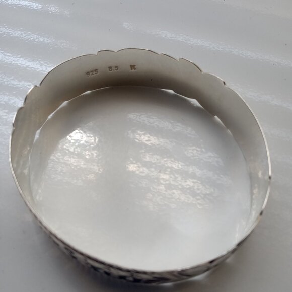 Sterling Silver Kuuipo Bangle Hawaiian Bracelet - Picture 8 of 8